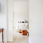 Magnolia - High Standing Floor Apartment *