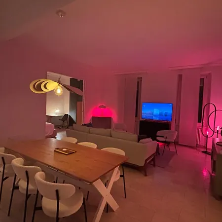 Magnolia - High Standing Floor Apartment *